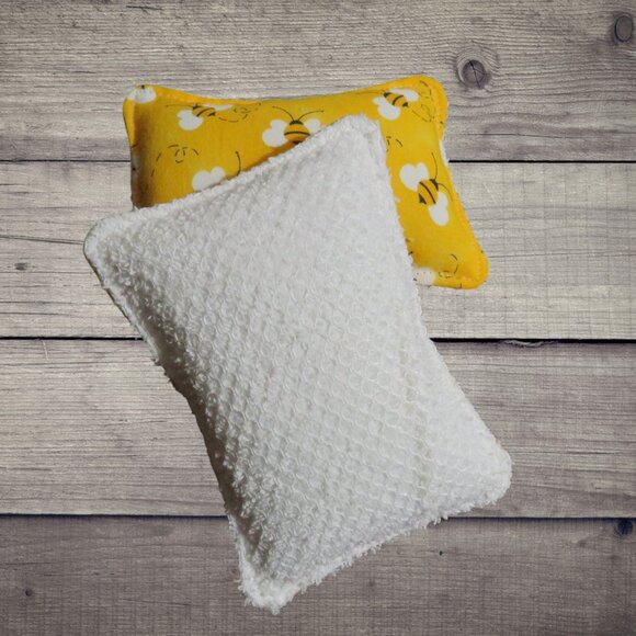 Reusable Sponge, Bee Dish Scrubby, Set of 2 - Picture 3 of 3